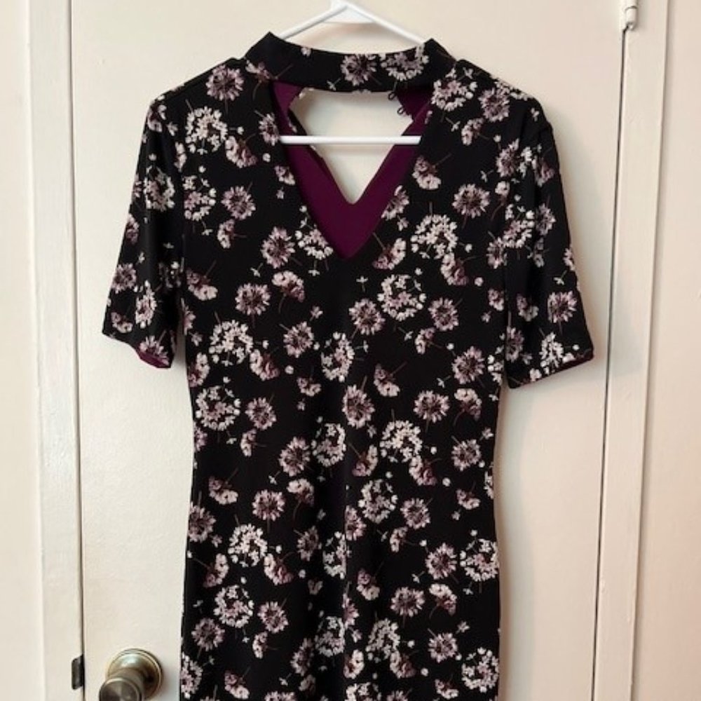 ***New w/Tags $110 REVERSIBLE Floral White House Black Market Dress Size XS***